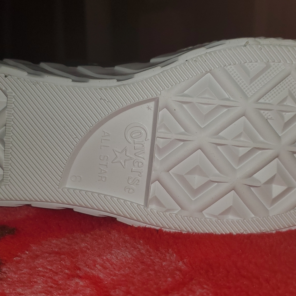 Converse - Picture 4 of 7